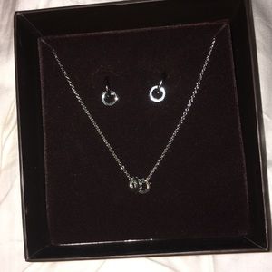 Swarovski fashion forward pendant earring set